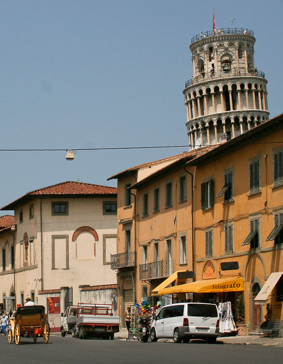 Besides the tower, Pisa is full of souvenir shops where the most displayed items are Pinocchio puppets.